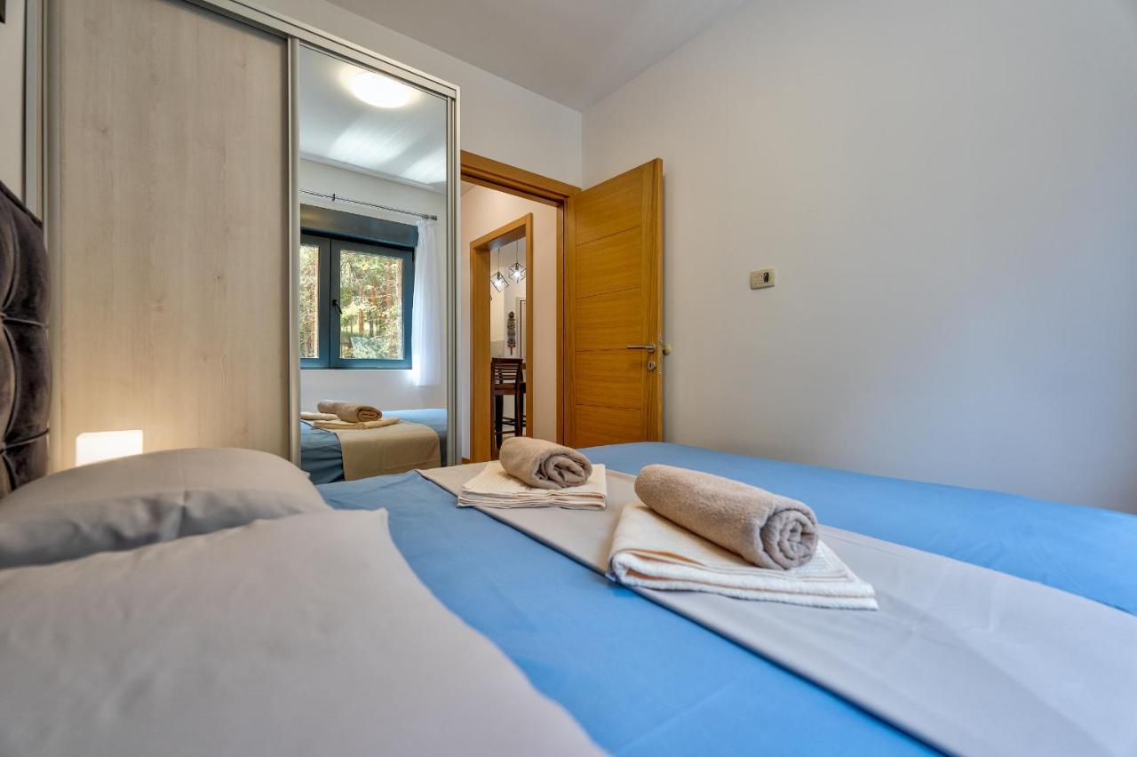 Vila Pekovic Green, Pine Trees View 2 Bedrooms Apartment Zlatibor Exteriör bild