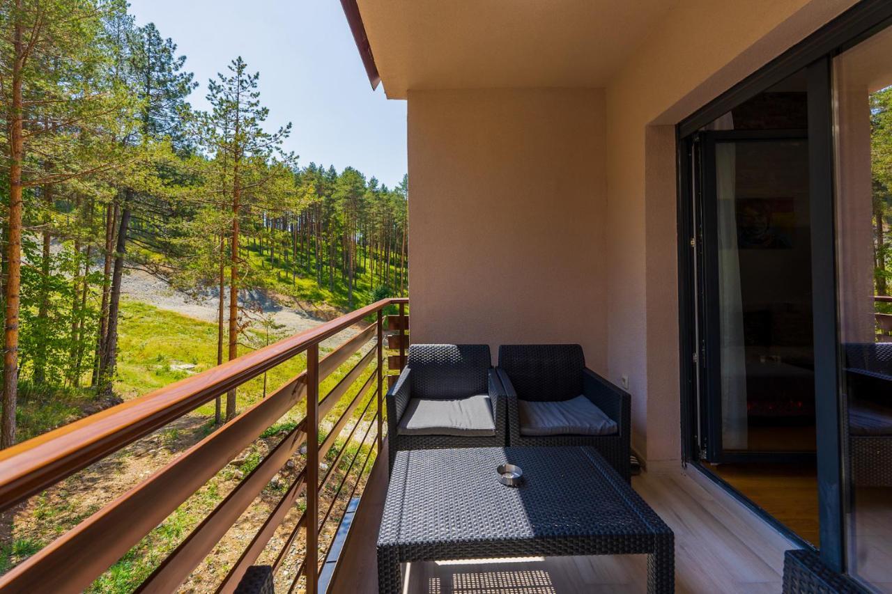 Vila Pekovic Green, Pine Trees View 2 Bedrooms Apartment Zlatibor Exteriör bild