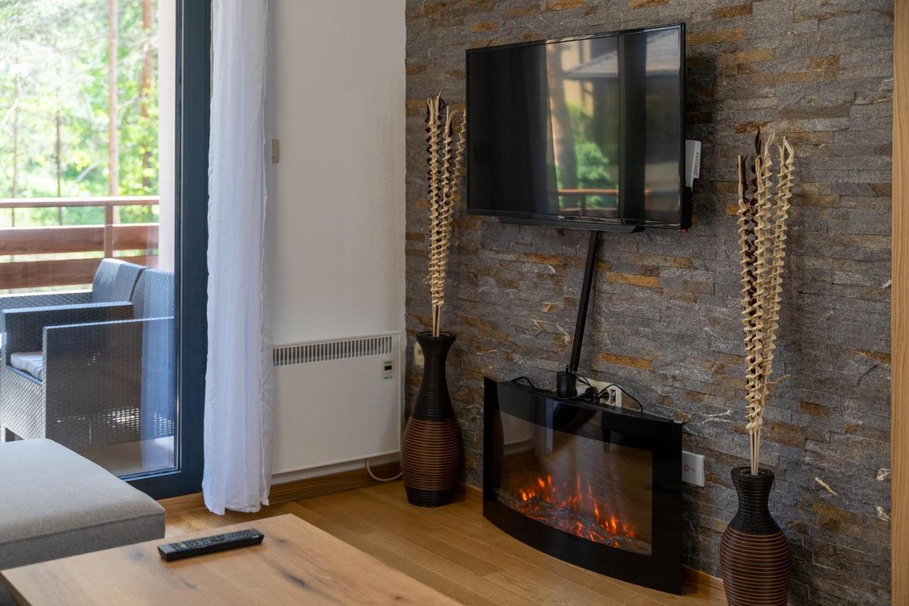 Vila Pekovic Green, Pine Trees View 2 Bedrooms Apartment Zlatibor Exteriör bild